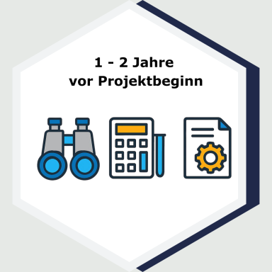 Symbolen für Planung: Fernglas, Taschenrechner und Dokument mit Zahnrad.